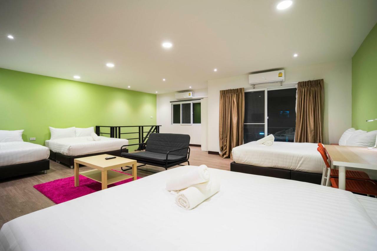Hotel The M Pool - Bts Ekkamai Bangkok